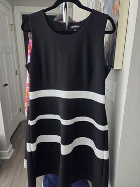 Nina Leonard Black and White Sleeveless Striped Mini Dress